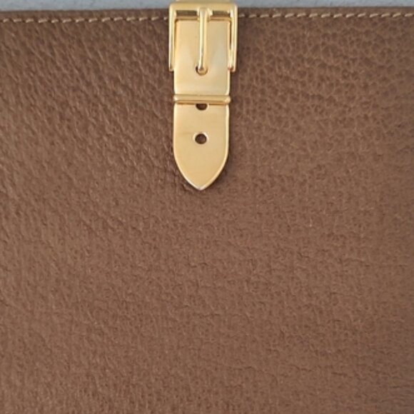 Gucci vintage belt clasp bifold compact wallet w/box EUC - Picture 4 of 10